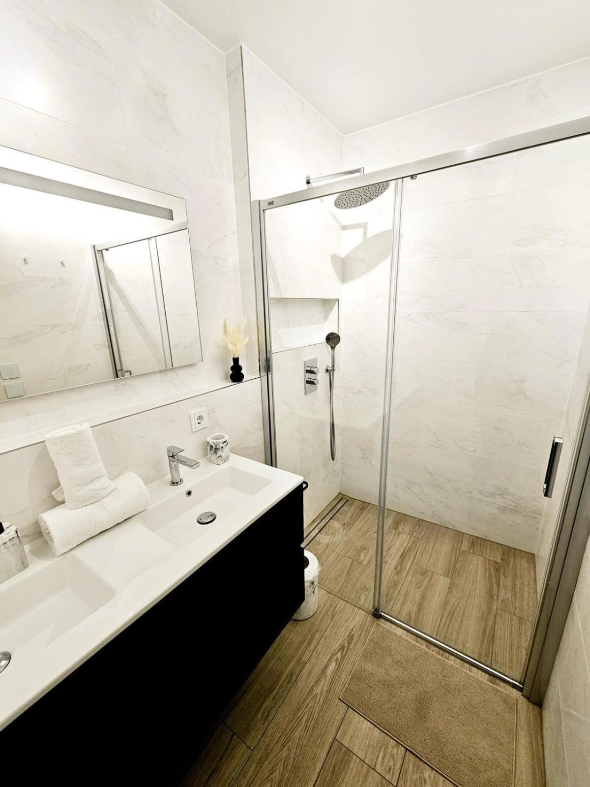 Apartment Serene 2 Bedroom Flat With Private Terrace-cd10