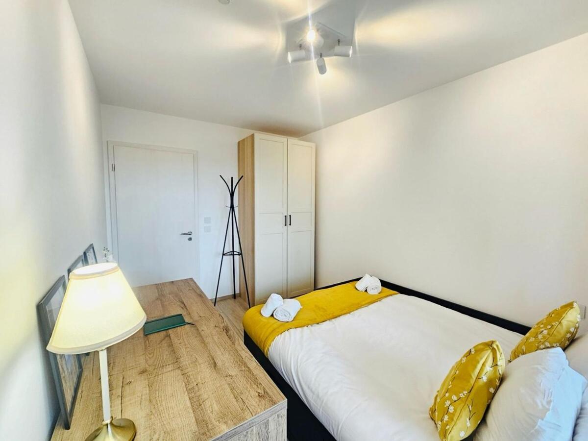 Serene 2 Bedroom Flat With Private Terrace-cd10